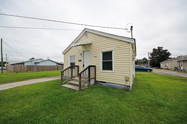 Building Photo - 500 Torrence Ave