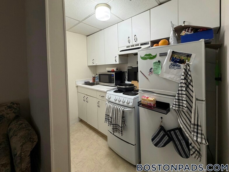 Building Photo - 62 Boylston St