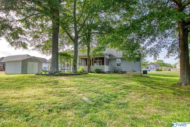 Building Photo - 328 Land Cir