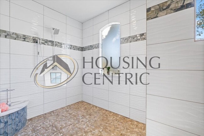 Building Photo - Breathtaking Luxury Custom Rental in Guard Gated Serrano Golf Community!!