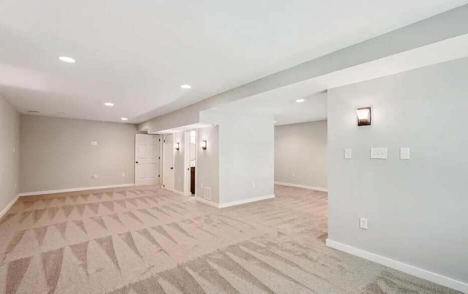 Building Photo - 276 W Meadowland Ln