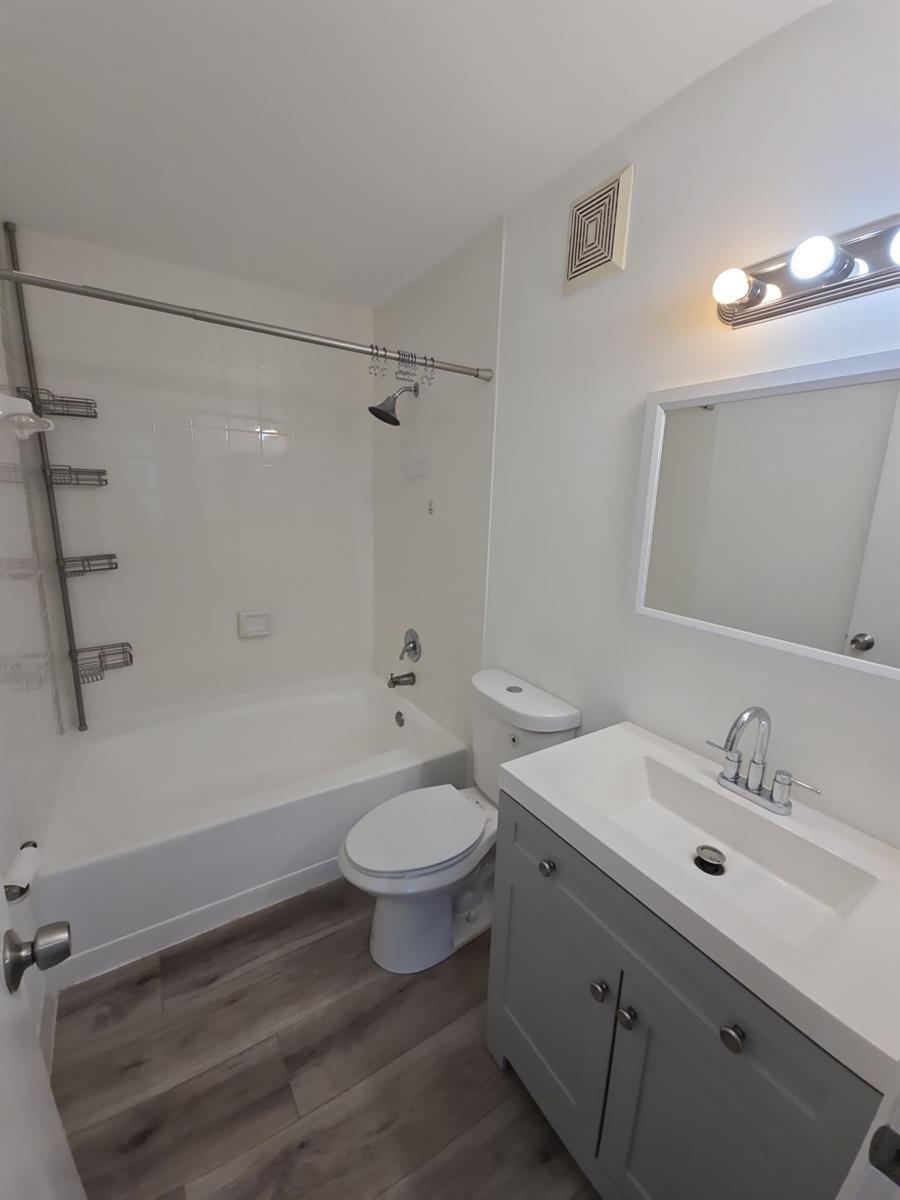 Building Photo - 12172 Saint Andrews Pl