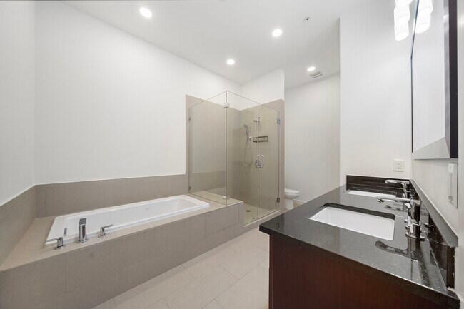 Building Photo - 4820 Caroline St