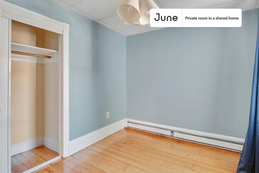 Building Photo - Room in Shared 4 bed/1 bath home in Polish Triangle