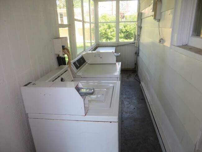 Building Photo - 1126 Nelson St