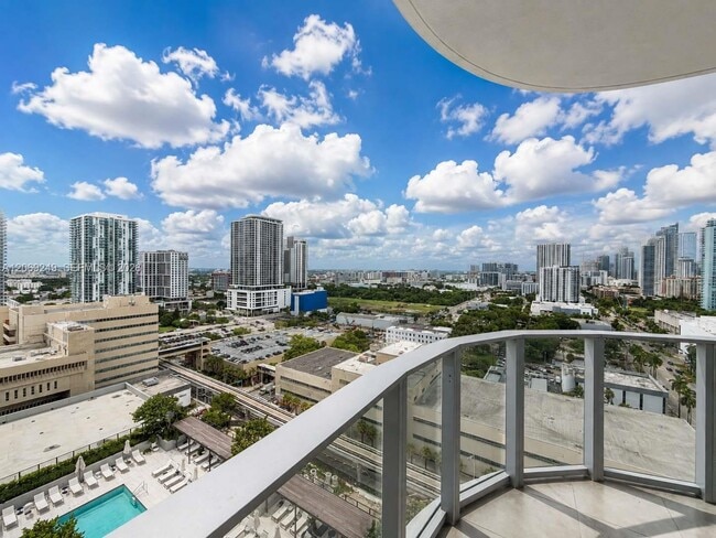 Building Photo - 1400 Biscayne Blvd