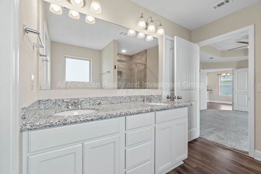 Building Photo - 6223 Redberry Dr