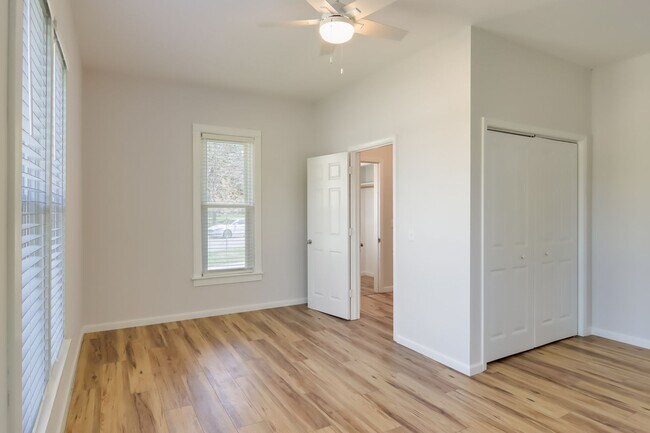 Building Photo - Downtown Traverse City Rental – 1BR Street...