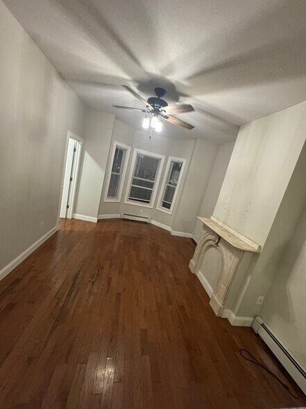 Primary Photo - 12 Chelsea St