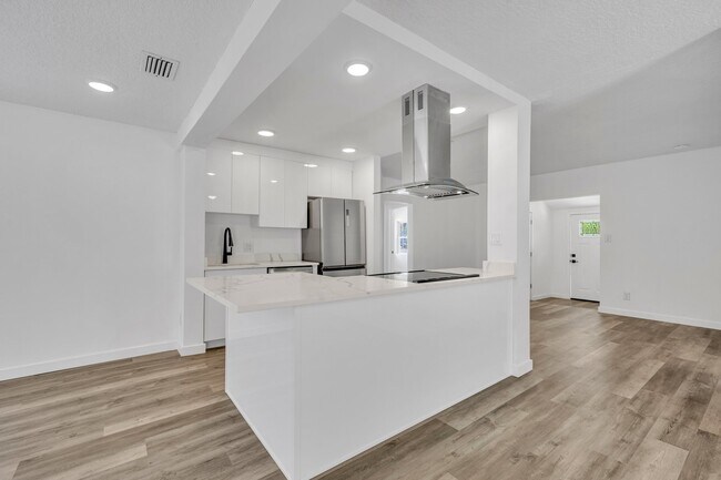 Building Photo - 713 Langston Ct