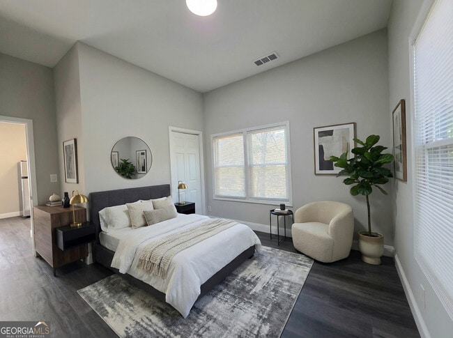 Building Photo - 1156 Clinton Rd