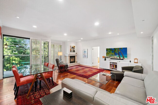Primary Photo - 502 San Vicente Blvd