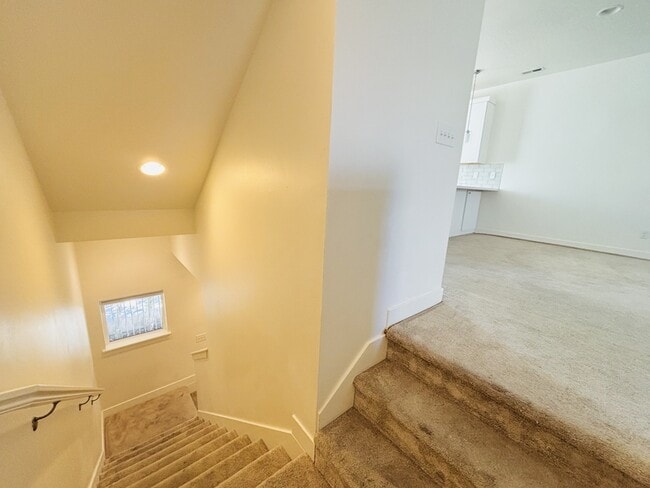 Building Photo - 3883 Komenda Ct