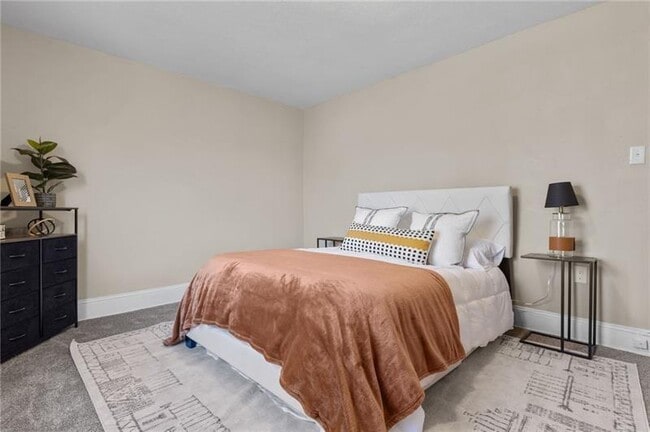 Building Photo - 6517 Dean St