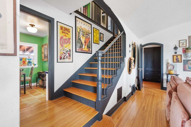 Building Photo - Historic Charm Meets Modern Living – Stunning 5 Bedroom Home on Iconic Myrtle Avenue