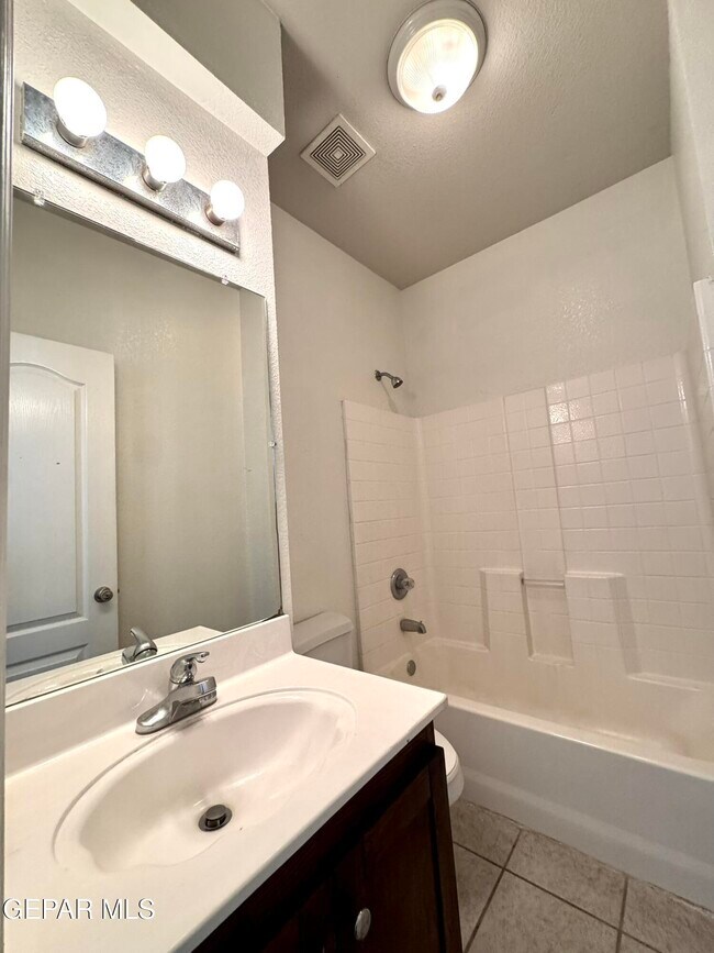 Building Photo - 5916 Cielo Del Rey Pl