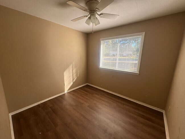 Building Photo - Southern Hills Home