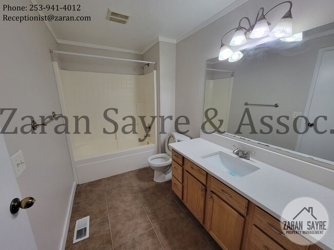 Building Photo - 2805 9th St SE