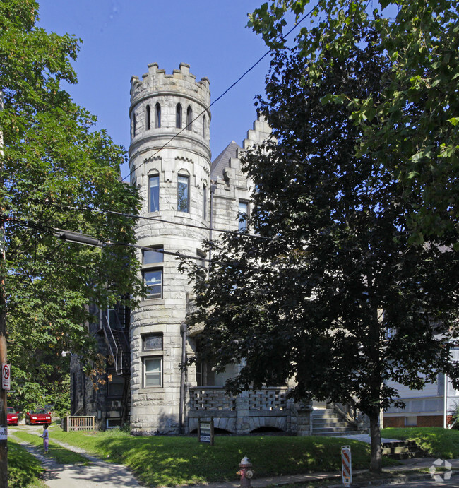 Building Photo - 334 S Negley Ave