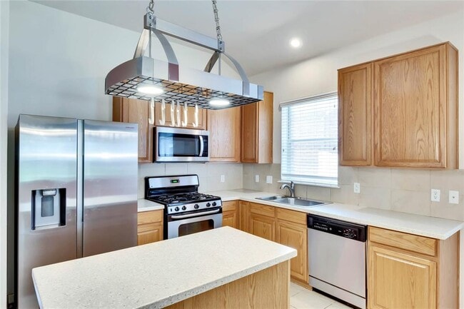 Building Photo - 2133 Paradise Ridge Dr