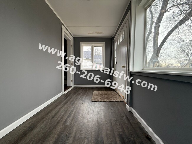 Building Photo - 3 Bedroom House - $300 off first month's rent