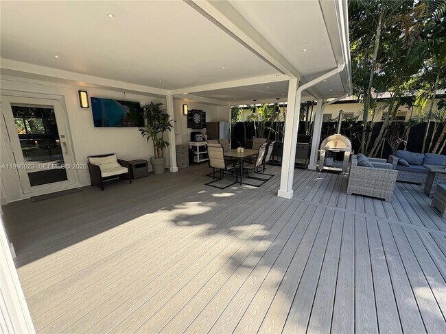 Building Photo - 1205 NE 17th Terrace