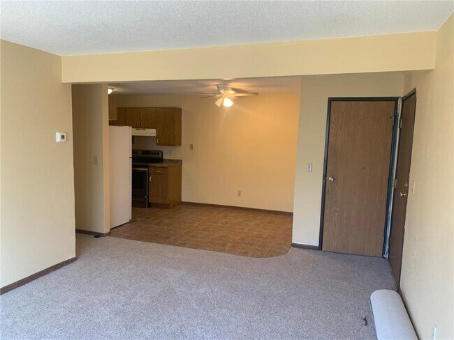 Building Photo - 1450 5th Ave S