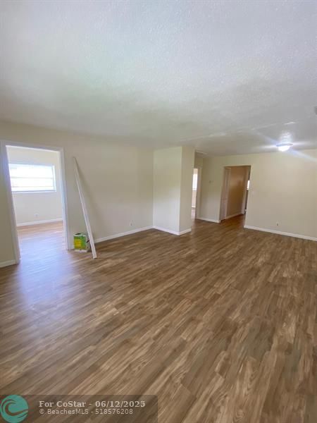 Building Photo - 1524 NW 52nd Ave