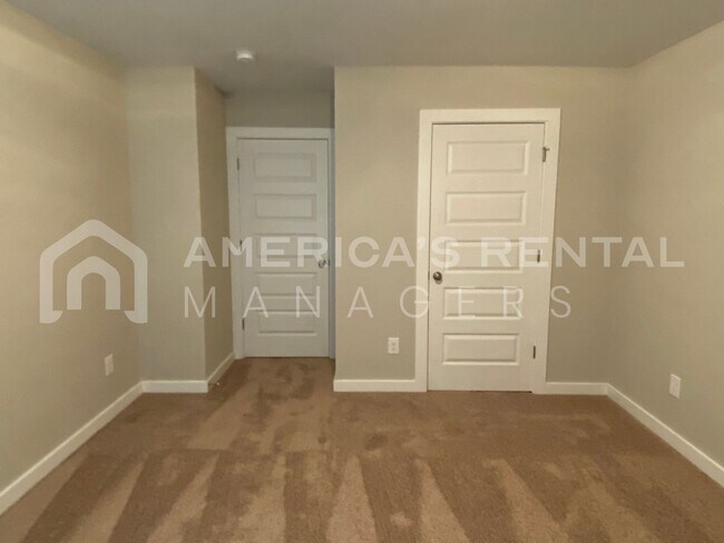 Building Photo - 1540 Brookhaven Dr