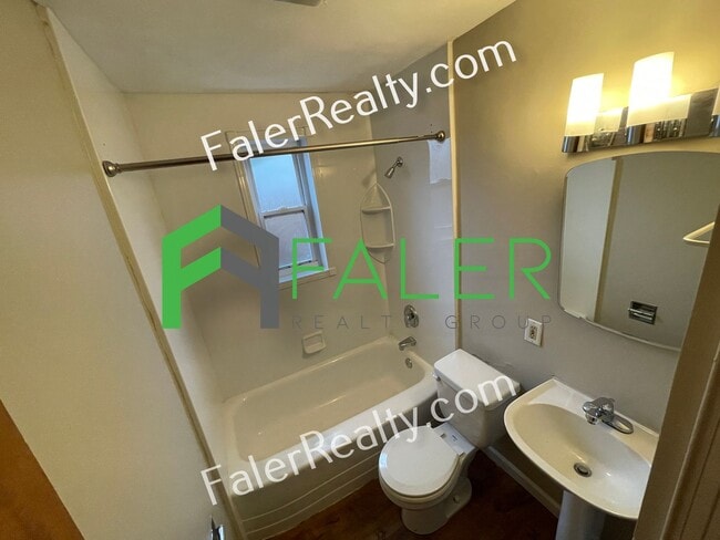 Building Photo - Charming Cape Cod w/ Garage