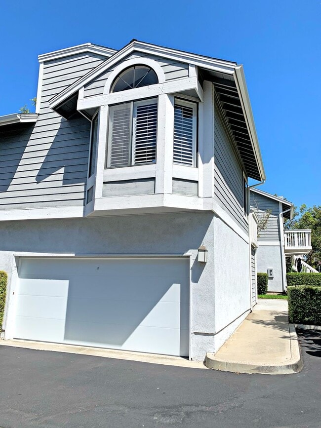 Building Photo - For Lease – Beautiful 2 Bed, 2 Bath Condo in Northwood Horizon | $3,195/month