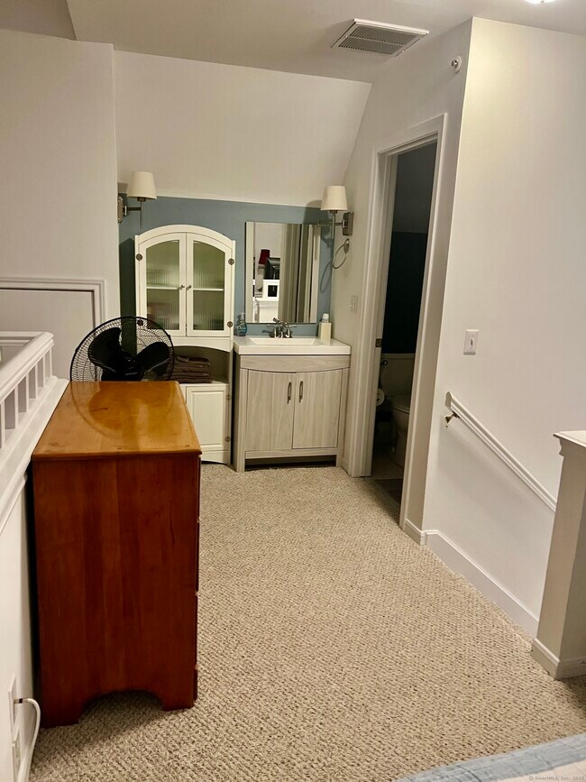 Building Photo - 1623 Old Pond Ln