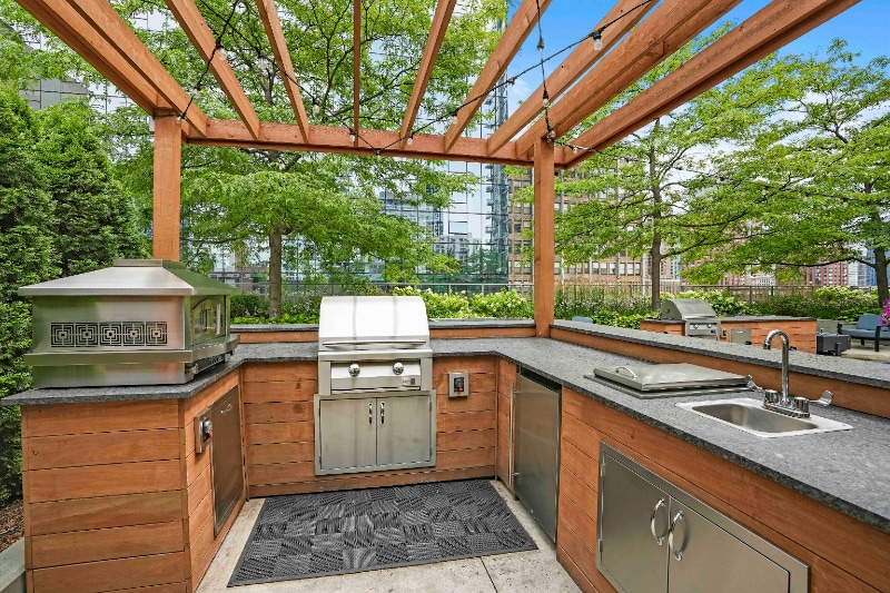 Building Photo - 752 S Clark St