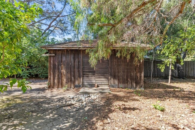 Building Photo - Beautifully Appointed Atherton Estate with Pool & Outdoor Entertaining