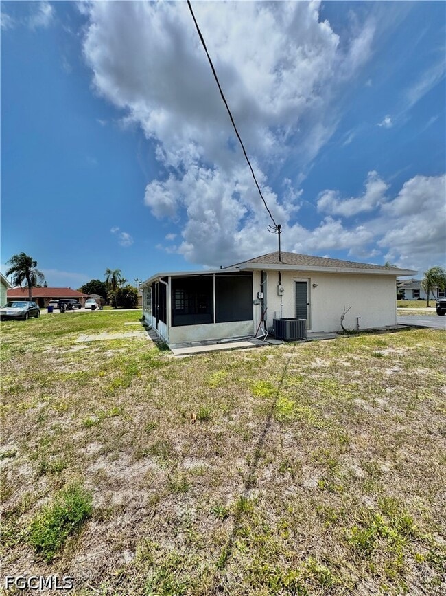 Building Photo - 7346 Captiva Blvd