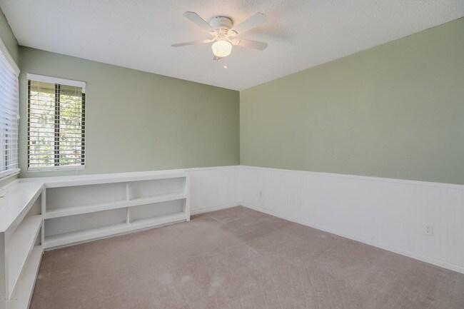 Building Photo - 1 Turtleback Trail