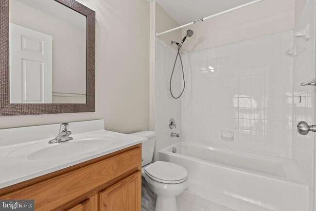 Building Photo - 2460 Five Fathom Cir