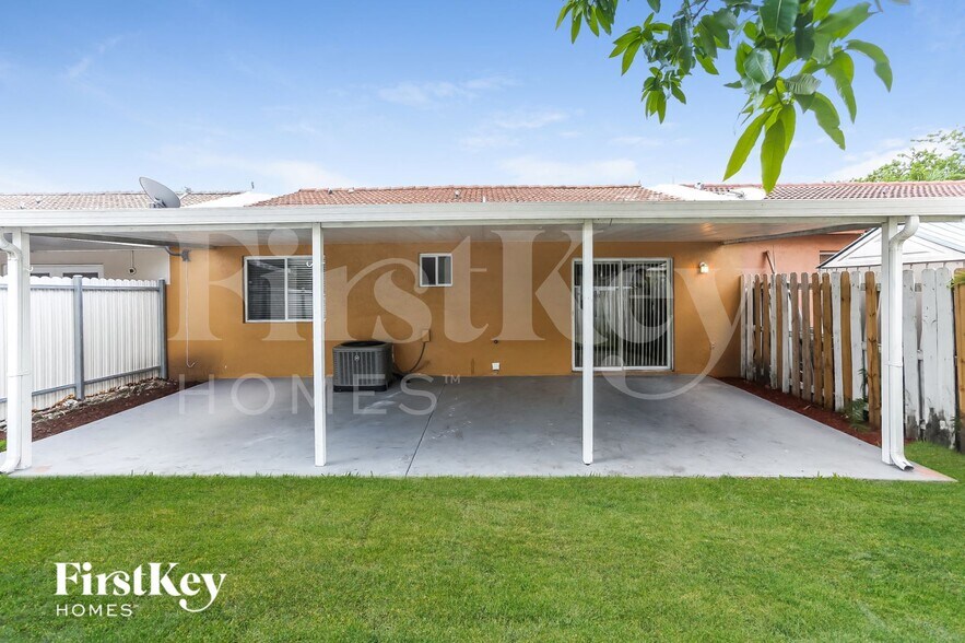 Building Photo - 7681 NW 181st Terrace