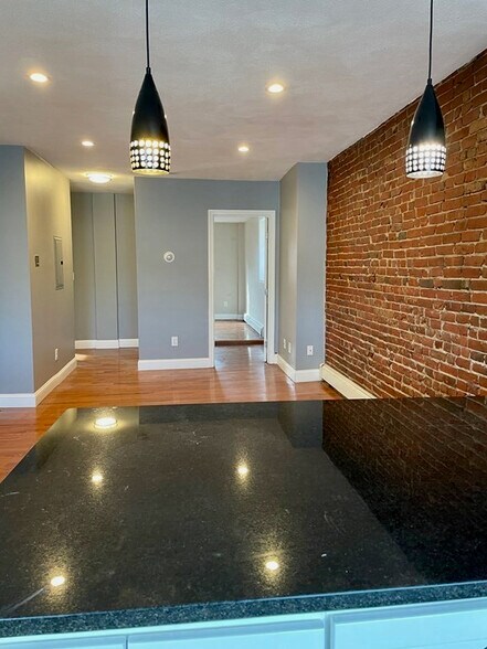 Building Photo - 349 Sumner St