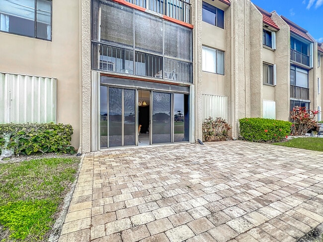 Building Photo - 4545 Luxemburg Ct