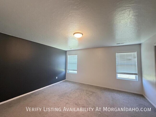 Building Photo - 7690 E Willard Dr