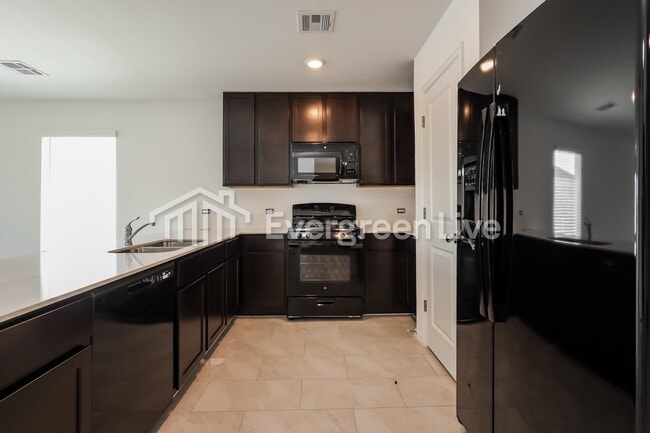 Building Photo - 2308 Claire Dr