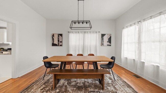 Building Photo - 307 W Haya St