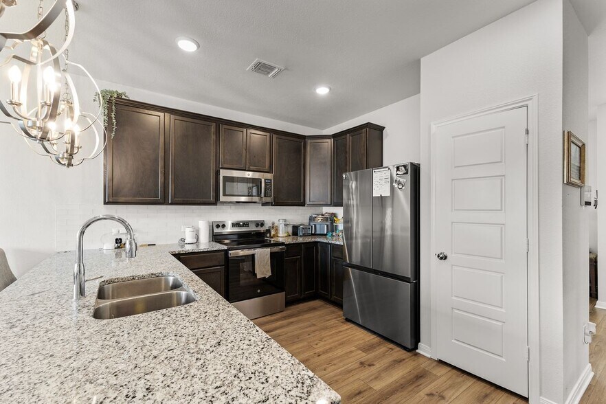 Building Photo - 242 Boatright Blvd
