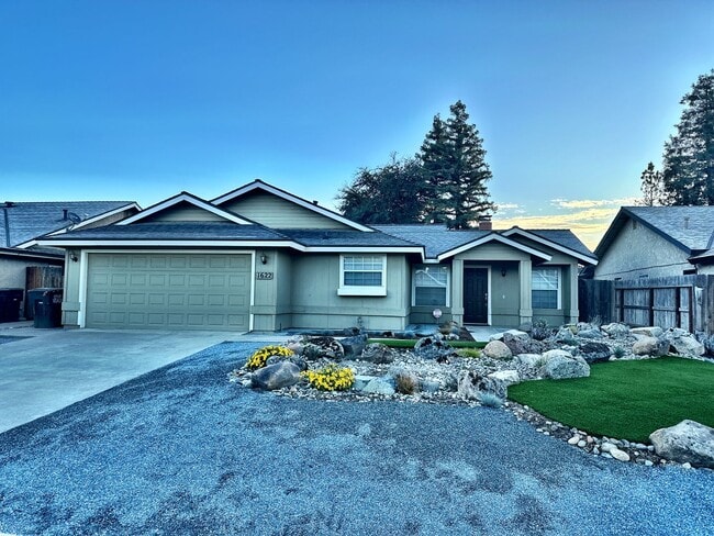 Building Photo - 1622 S Peppertree Ct