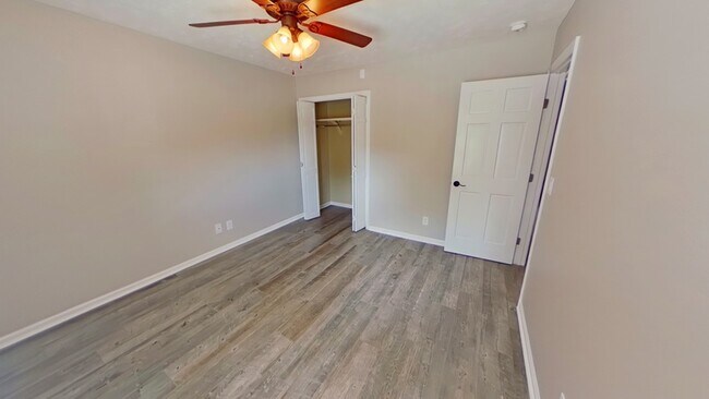 Building Photo - 867 Flintwood Rd