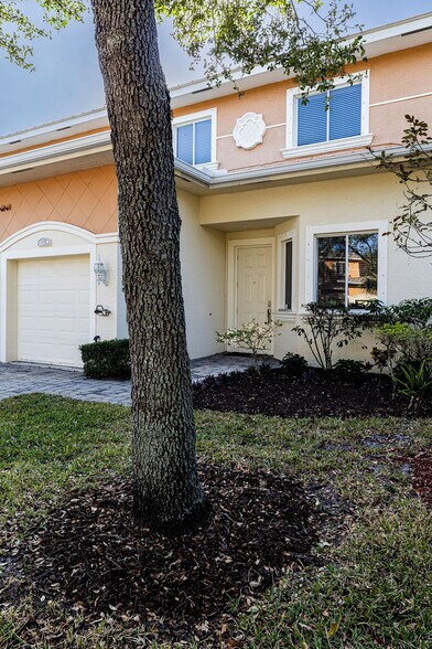 Building Photo - 805 Middleton Dr SW