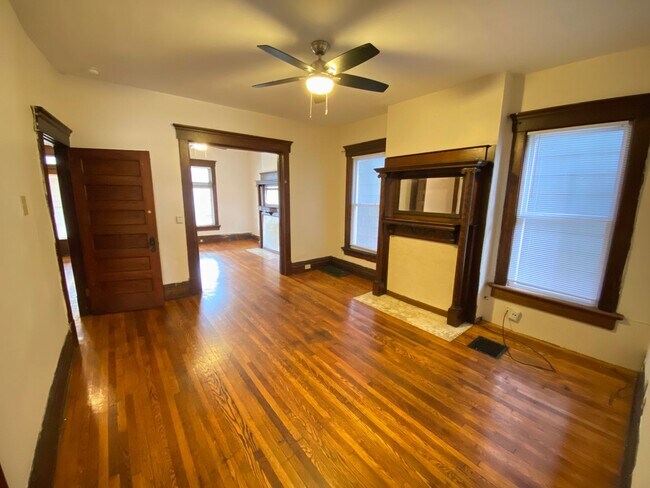 Building Photo - 252-254-254 King Ave