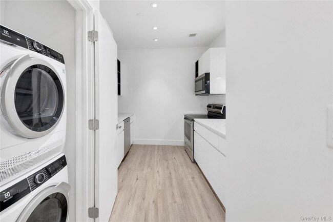 Building Photo - 625 N MacQuesten Pkwy