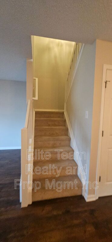 Building Photo - 6807 Juniper Tree St